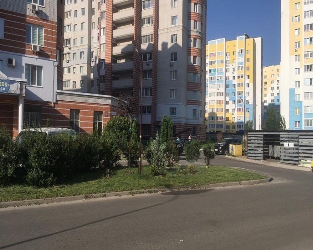 Вишневое, Машиностроителей, 1Б - 65 000 USD - продажа трёхкомнатной  квартиры, район Киево-Святошинский